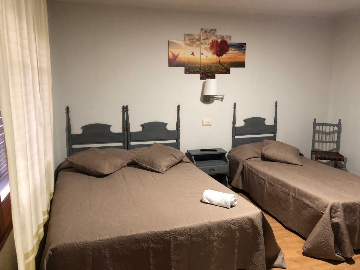 Hostal Di Verena Пучсерда Экстерьер фото