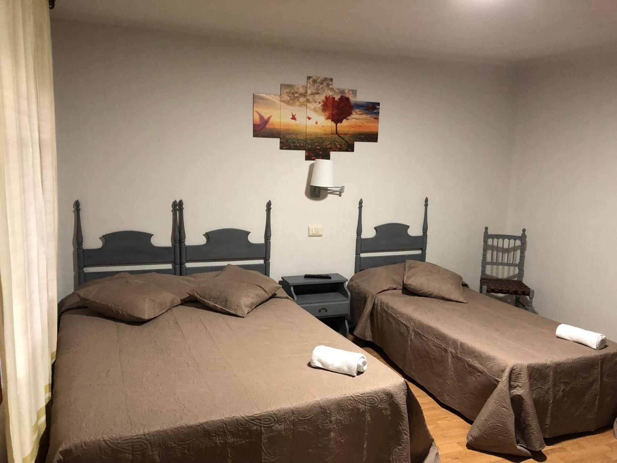 Hostal Di Verena Пучсерда Экстерьер фото