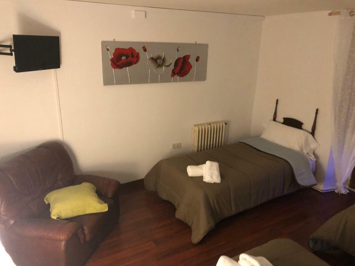 Hostal Di Verena Пучсерда Экстерьер фото